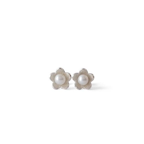 Flower Earstuds Small Pearls