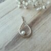 Drop pendant with pearl