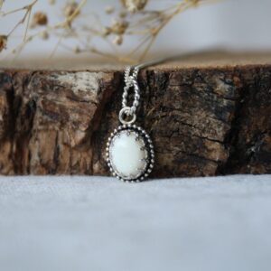 Zilveren Hanger met Melkopaal