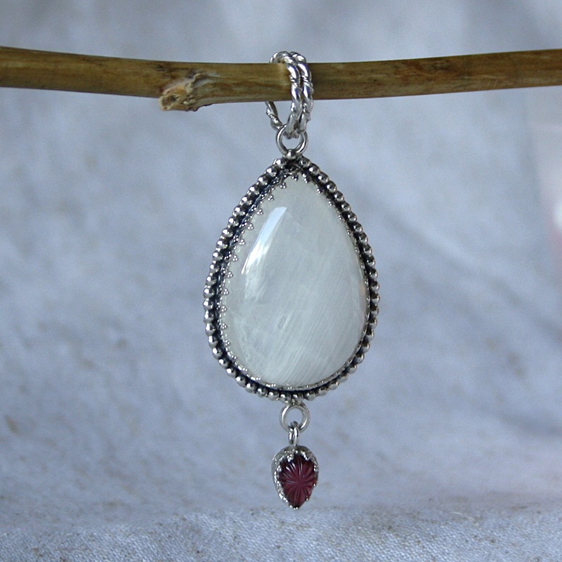 Zilveren Hanger met Regenboog Maansteen en Rhodoliet