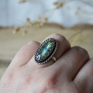 Zilveren Ring Met Roosgeslepen Labradoriet